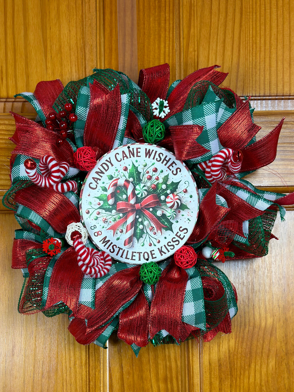 Candy Cane Christmas Wreath – Red Green Mistletoe Holiday Door Decor