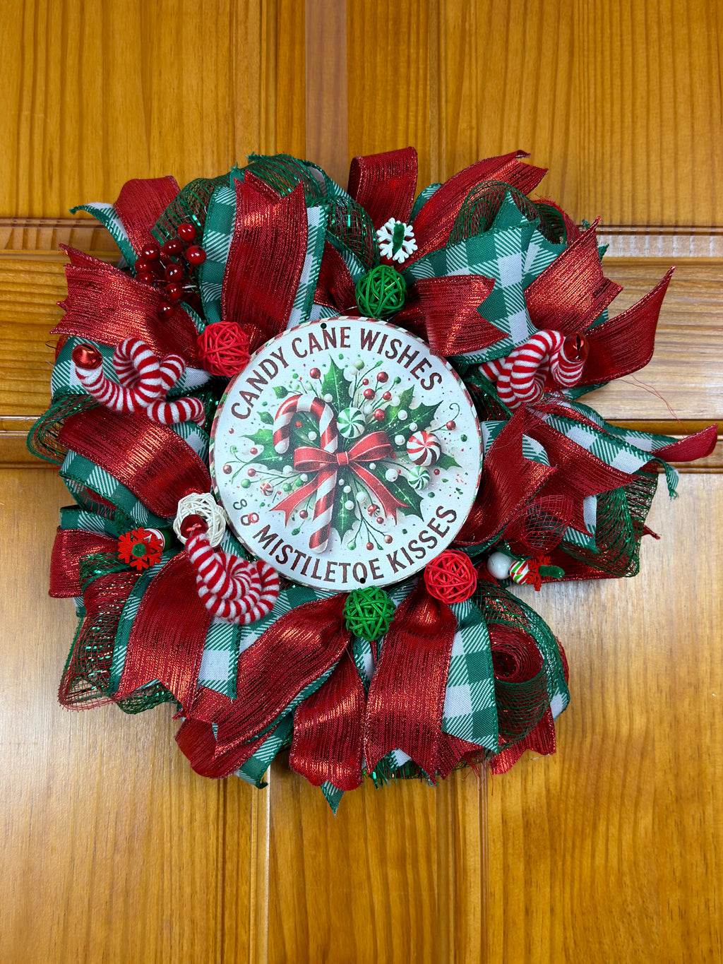 Candy Cane Christmas Wreath – Red Green Mistletoe Holiday Door Decor
