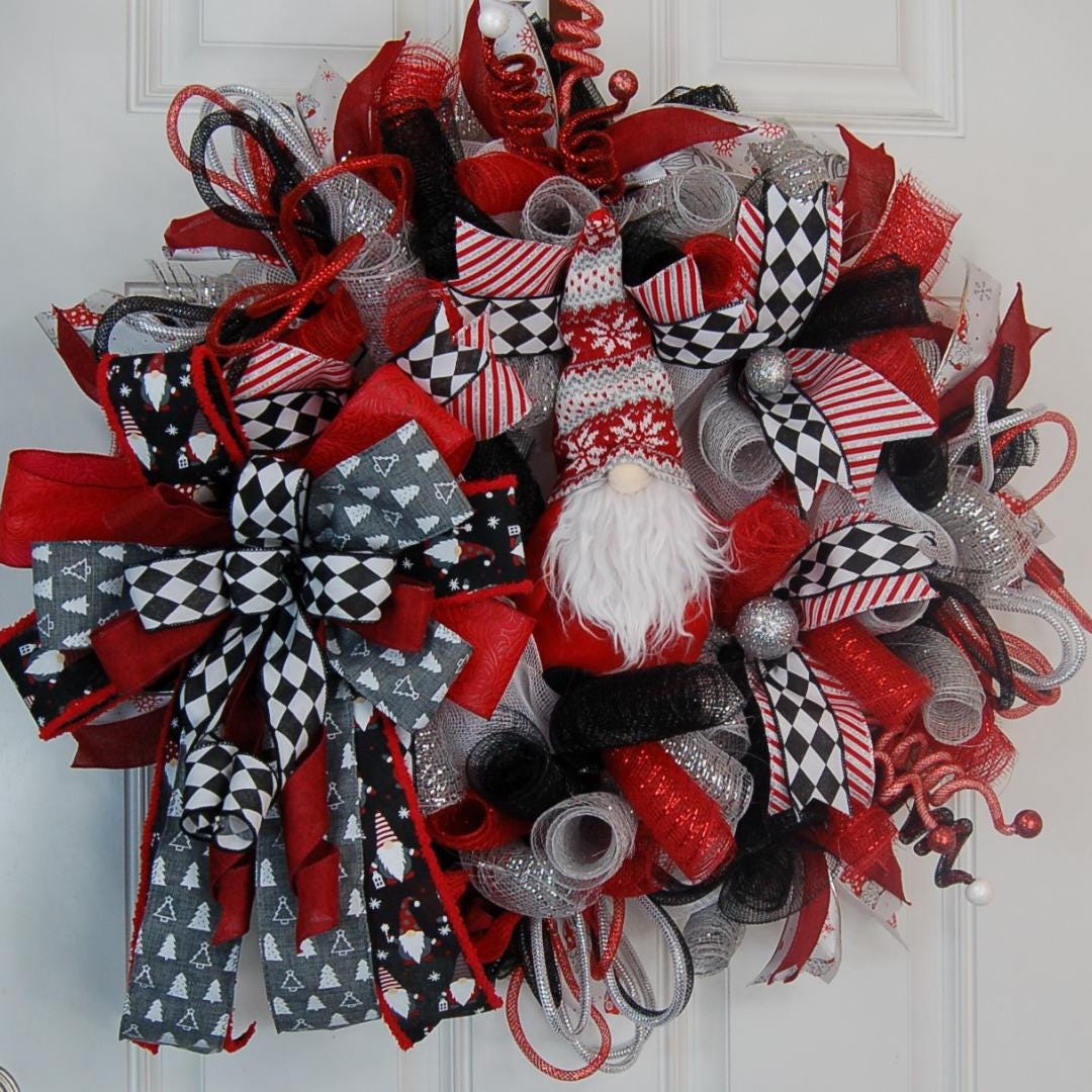 Christmas Gnome Wreath | Red Black Checkered Bows