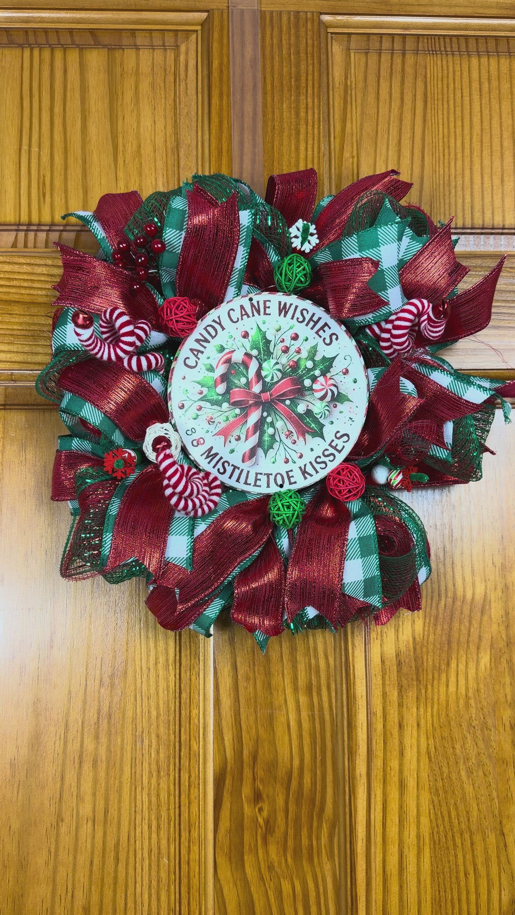 Candy Cane Christmas Wreath – Red Green Mistletoe Holiday Door Decor